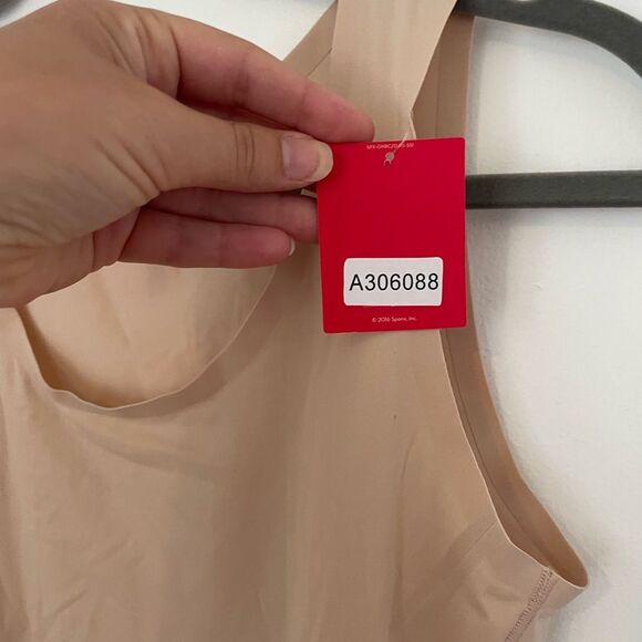 SPANX ThinStincts NUDE Control Shapewear Tank Top Womens Size medium - Picture 4 of 8